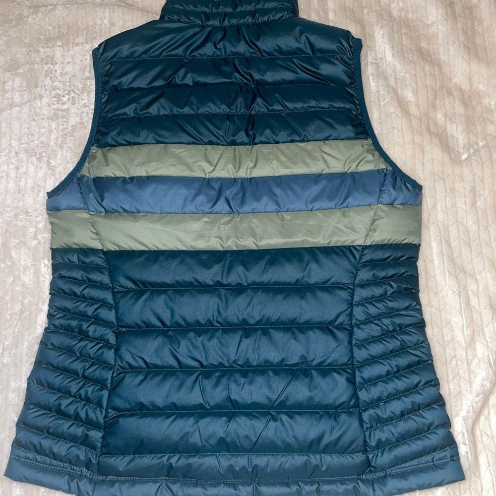 Patagonia Women's Vest in Teal and Sage - Picture 4 of 6